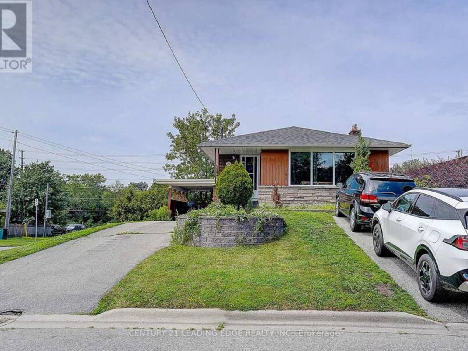 284 DOVER STREET, Oshawa, Ontario L1G 6G6