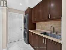 26 COWLES COURT | Richmond Hill Ontario | Slide Image Twelve
