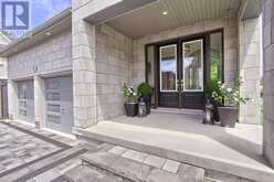 92 MAPLE FIELDS CIRCLE | Aurora Ontario | Slide Image Five