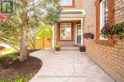 1 RIDGEWAY COURT | Vaughan Ontario | Slide Image Two