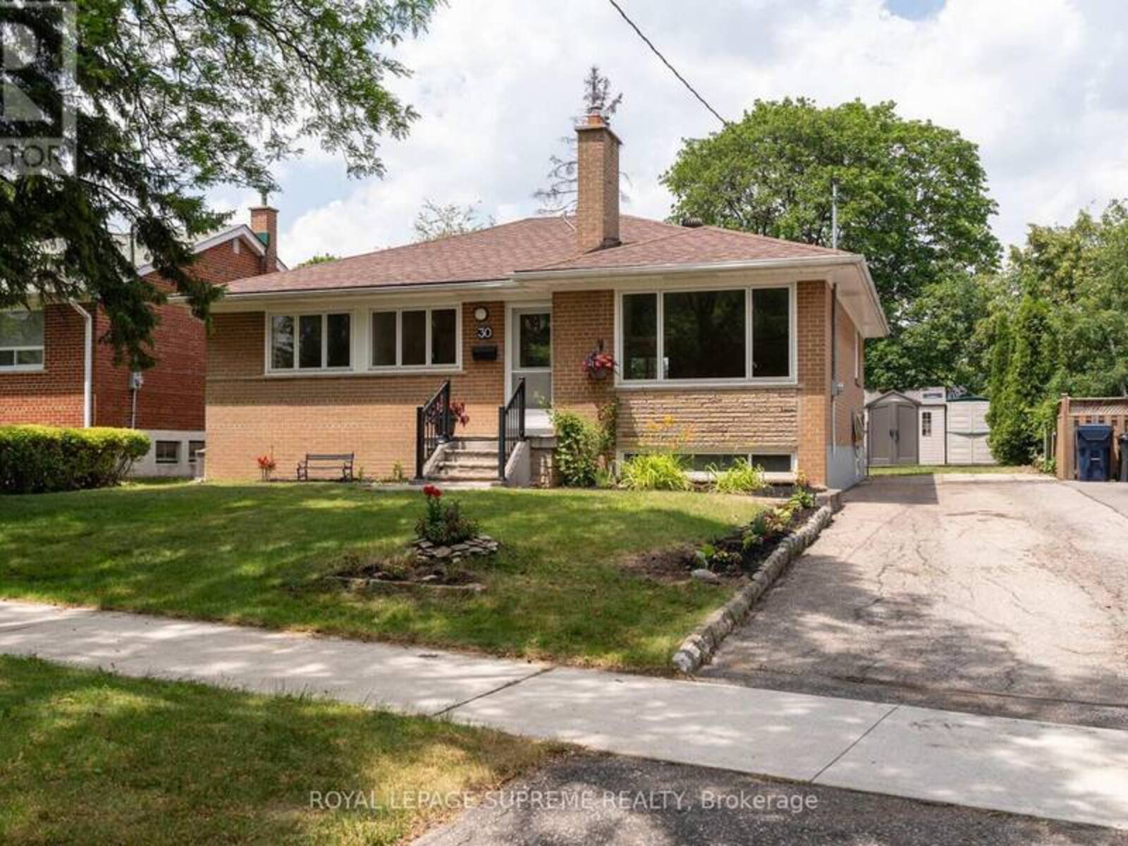 30 BENWAY DRIVE, Toronto, Ontario M9W 1Z3