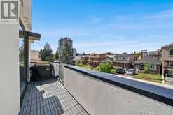 33 LANARK AVENUE | Toronto Ontario | Slide Image Fifteen
