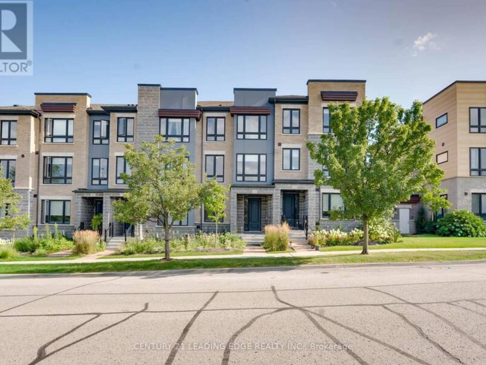 15 HAYDOCK WAY, Whitby, Ontario L1N 9X4