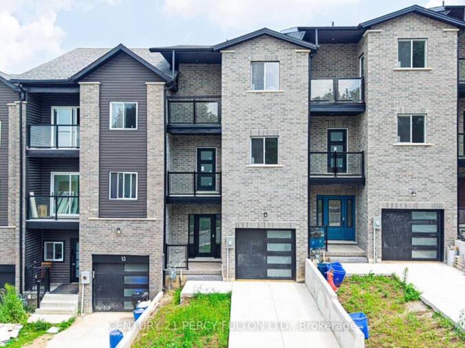 15 BECHTEL STREET, Cambridge, Ontario N3C 1Z7