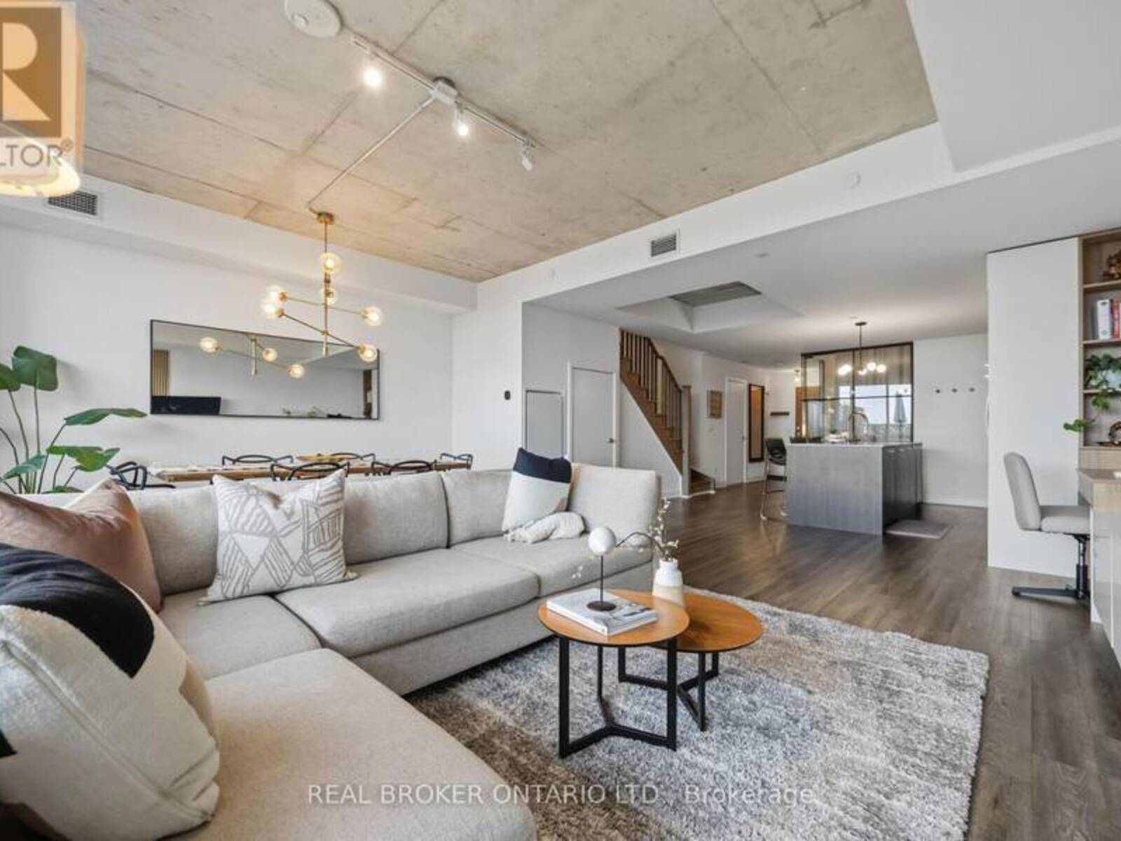 611 - 15 BASEBALL PLACE, Toronto, Ontario M4M 0E6