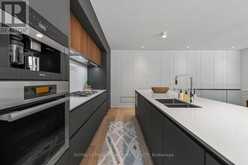 8 FALLINGBROOK WOOD | Toronto Ontario | Slide Image Thirteen
