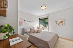 8 FALLINGBROOK WOOD | Toronto Ontario | Slide Image Thirty