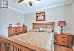 38 CAMELOT SQUARE | Barrie Ontario | Slide Image Eighteen