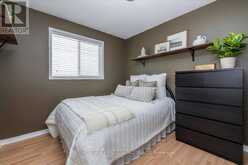 36 CHURCHLAND DRIVE | Barrie Ontario | Slide Image Sixteen