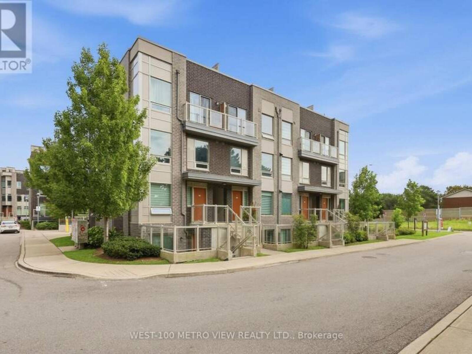 102 - 3 APPLEWOOD LANE, Toronto, Ontario M9C 0C1
