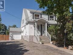 6 REDBERRY PARKWAY Toronto Ontario, M6L 2J5