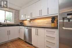 380 GRANGEWOOD DRIVE | Waterloo Ontario | Slide Image Thirteen