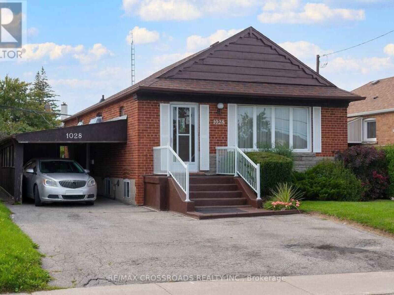1028 KENNEDY ROAD, Toronto, Ontario M1P 2K6