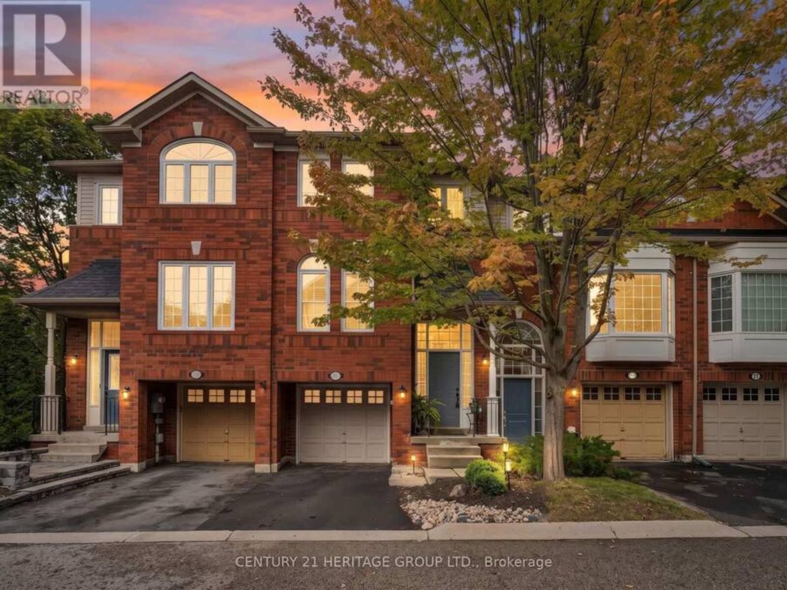 83 MOSAICS AVENUE, Aurora, Ontario L4G 7L5