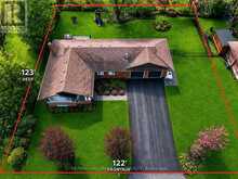 1587 MOUNT ALBERT ROAD | East Gwillimbury Ontario | Slide Image Three