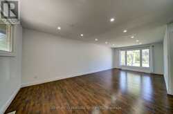 200 FERNDALE DRIVE N | Barrie Ontario | Slide Image Eight