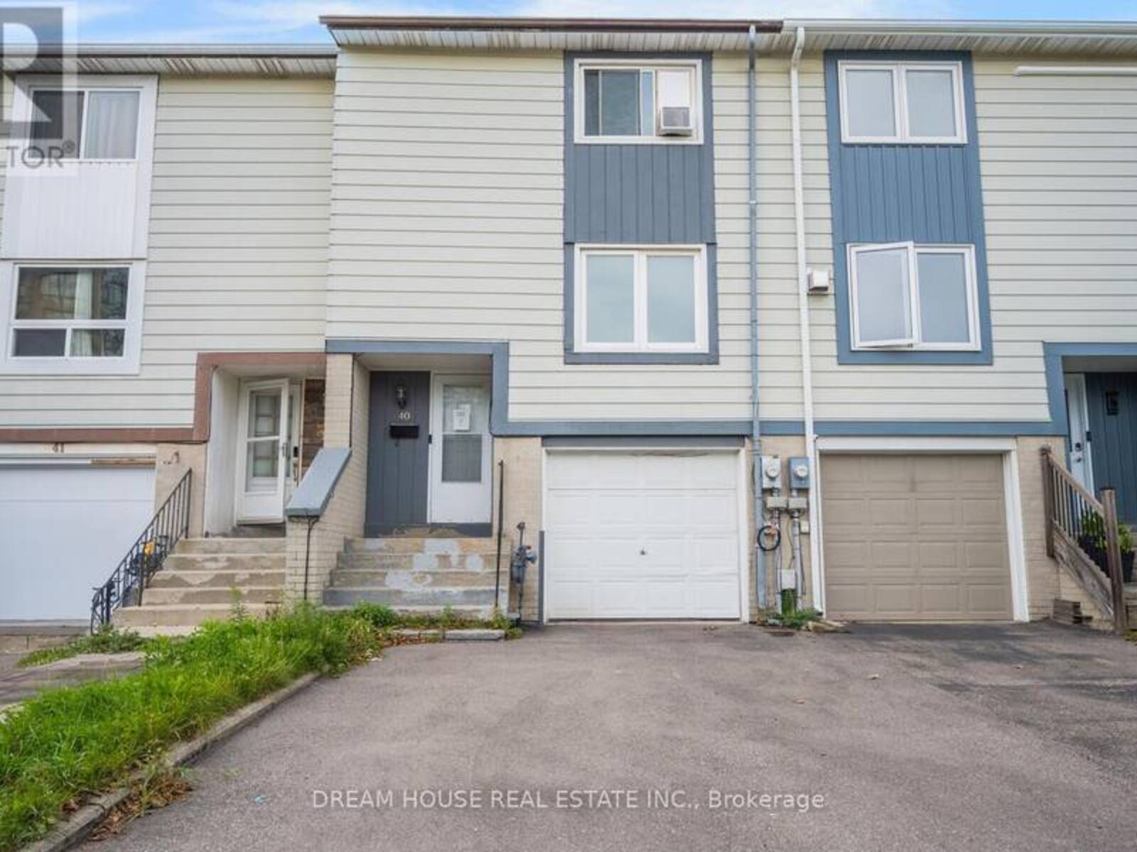 40 HOSKINS SQUARE, Brampton, Ontario L6S 2N6