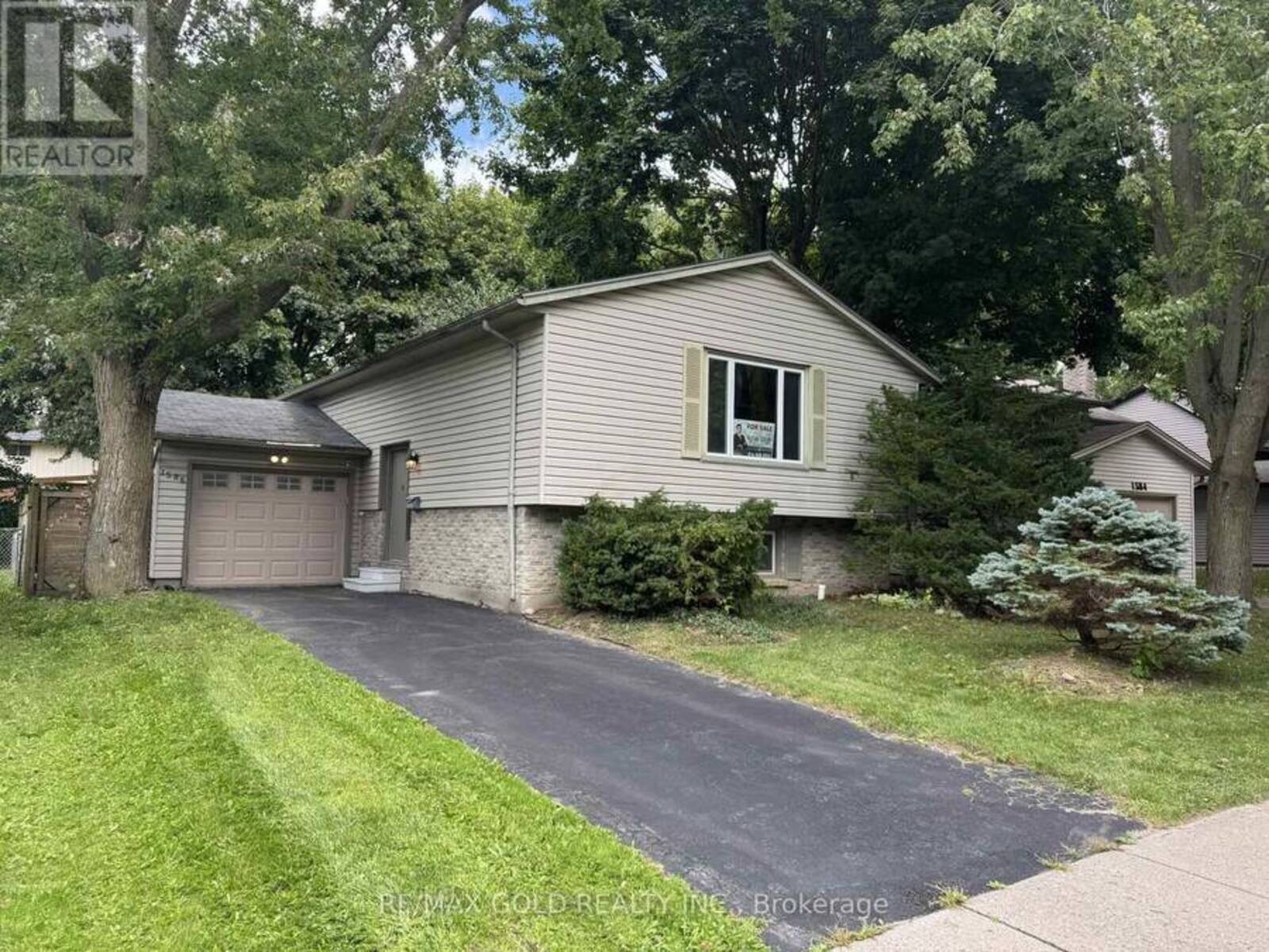 1588 ALDERSBROOK ROAD, London, Ontario N6G 2Z3