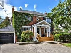 34 EDGECOMBE AVENUE Toronto Ontario, M5M 2X2