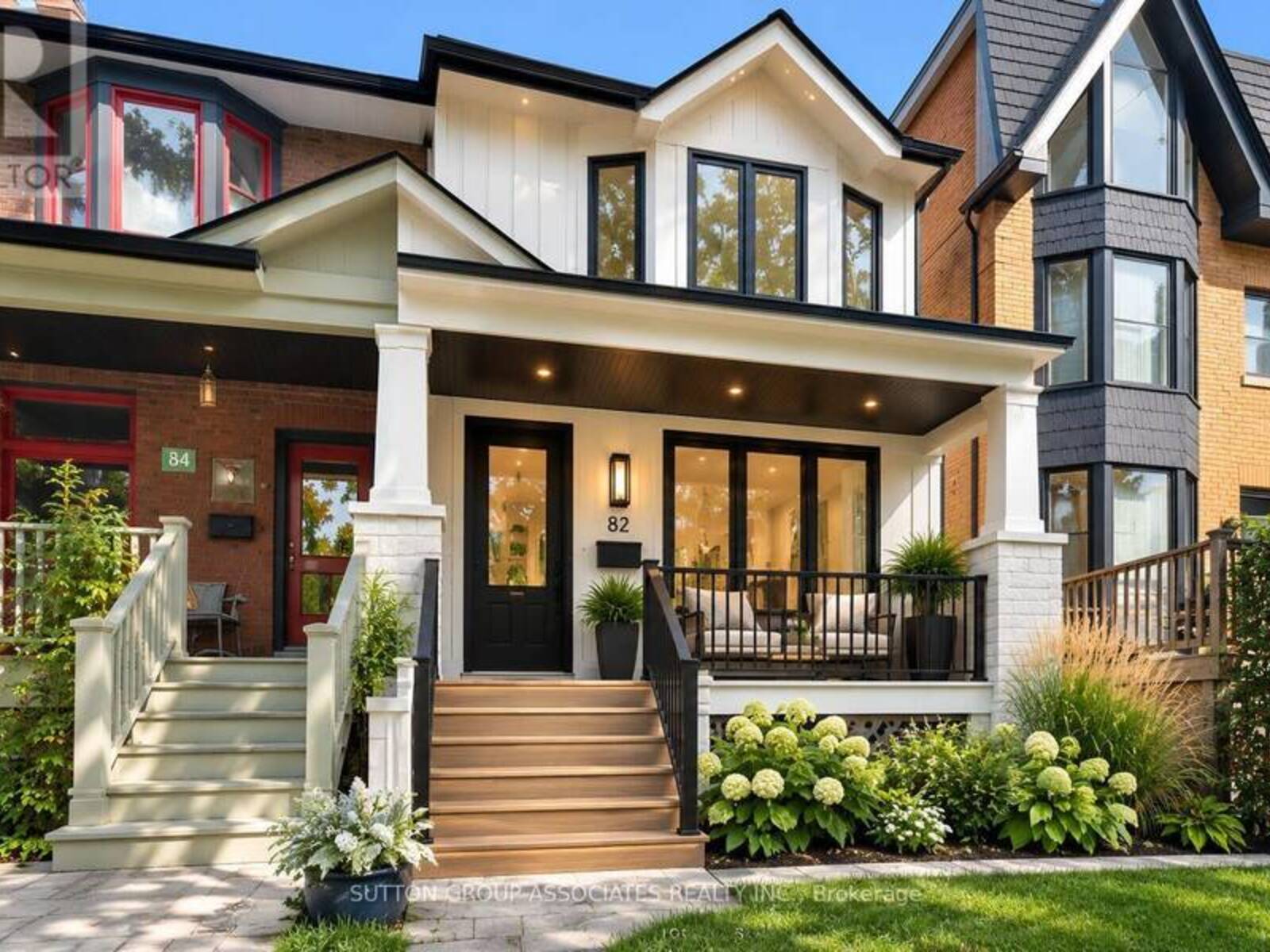 82 HELENA AVENUE, Toronto, Ontario M6G 2H2