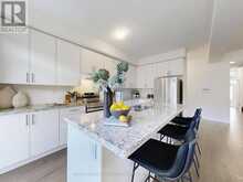 42 BLICK CRESCENT | Aurora Ontario | Slide Image Nine