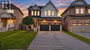 15 SUNDRAGON TRAIL | Bradford West Gwillimbury Ontario | Slide Image One