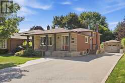 26 ALEXANDER AVENUE | Cambridge Ontario | Slide Image Three