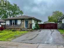 8158 PADDOCK TRAIL DRIVE | Niagara Falls Ontario | Slide Image Two