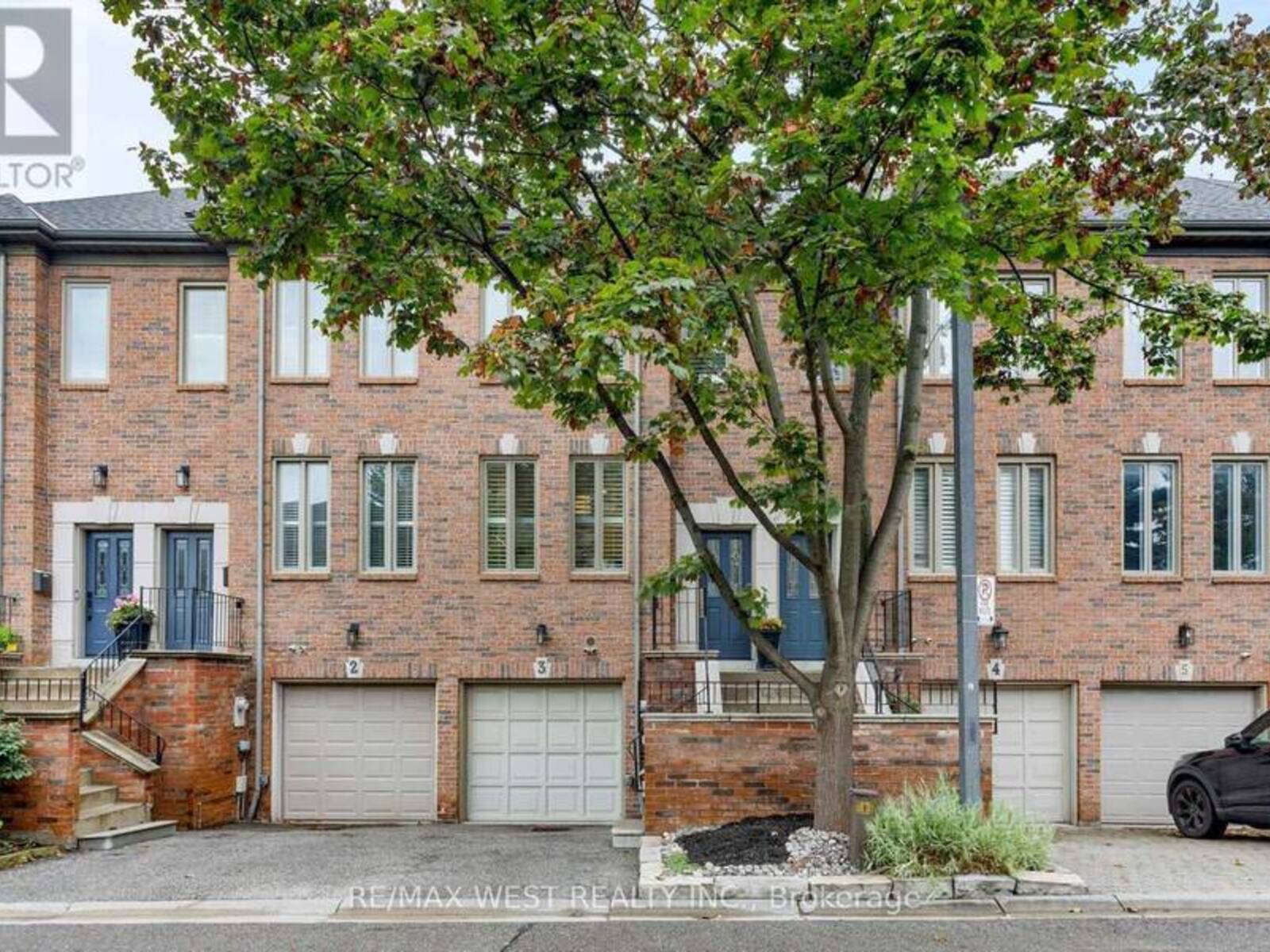 3 - 175 GRAND AVENUE, Toronto, Ontario M8Y 3Y3