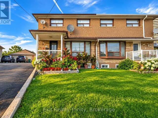 57 LINDYLOU ROAD Toronto Ontario, M9M 2B1 - 4 Bedrooms Home For Sale