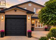7 DRAKES DRIVE | Hamilton Ontario | Slide Image Two