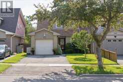 648 CREEKVIEW CIRCLE | Pickering Ontario | Slide Image One