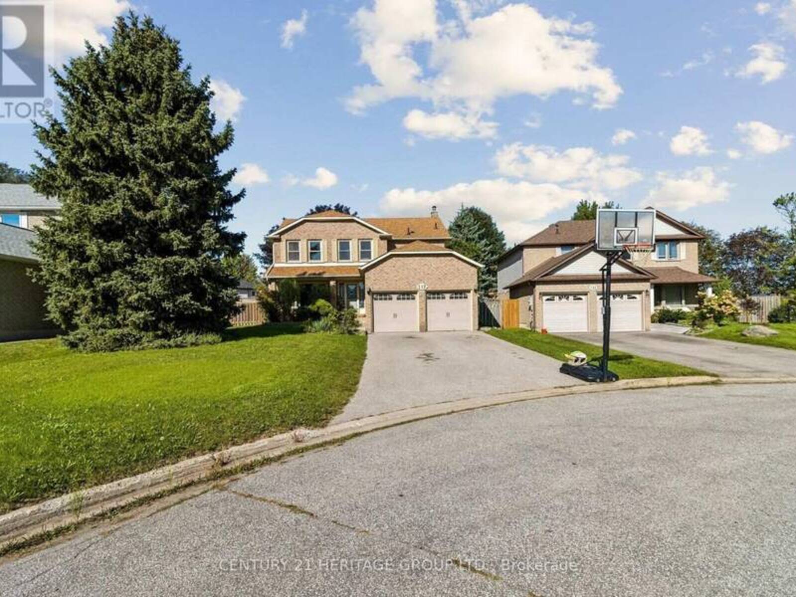 117 MCCAULEY COURT, Newmarket, Ontario L3Y 7W2