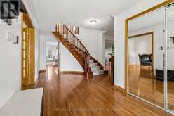 117 MCCAULEY COURT | Newmarket Ontario | Slide Image Four