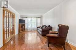 117 MCCAULEY COURT | Newmarket Ontario | Slide Image Seven