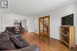 117 MCCAULEY COURT | Newmarket Ontario | Slide Image Eight
