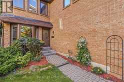 1355 BOULDER CREEK CRESCENT | Mississauga Ontario | Slide Image Four