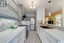 797 KHAN CRESCENT | Mississauga Ontario | Slide Image Fifteen