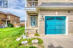 797 KHAN CRESCENT | Mississauga Ontario | Slide Image Three
