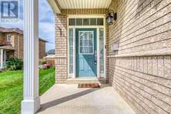 797 KHAN CRESCENT | Mississauga Ontario | Slide Image Four
