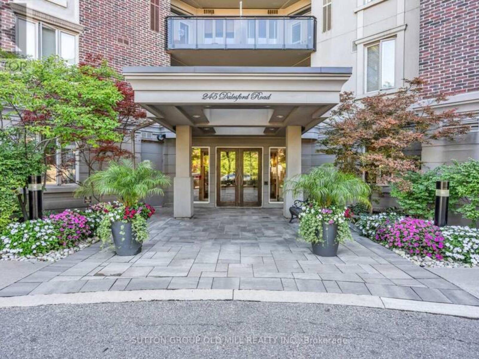 422 - 245 DALESFORD ROAD, Toronto, Ontario M8Y 4H7