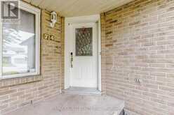 74 PARKPLAZA DRIVE S | Hamilton Ontario | Slide Image Four