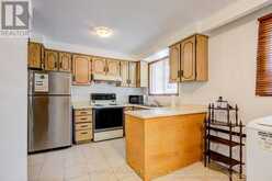69 CASTLEBURY CRESCENT | Toronto Ontario | Slide Image Six