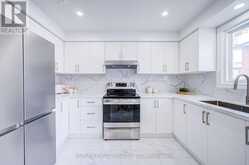8 SIMSBURY COURT | Markham Ontario | Slide Image Thirteen