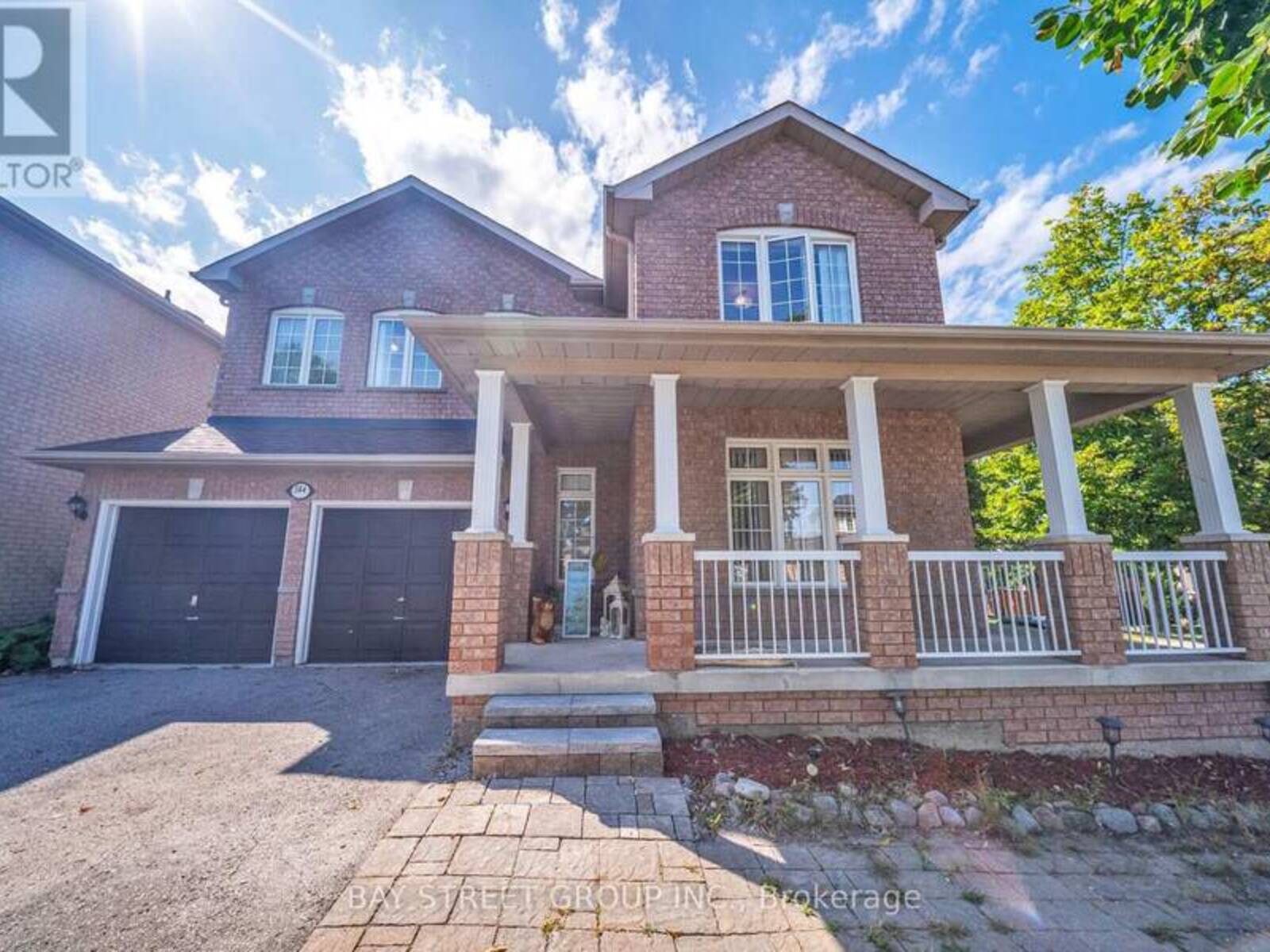 384 SPRUCE GROVE CRESCENT, Newmarket, Ontario L3X 2X3