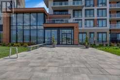 713 - 6 DAVID EYER ROAD | Richmond Hill Ontario | Slide Image Two