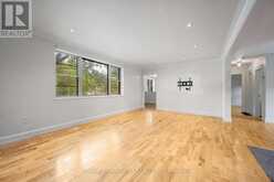 7 WASHINGTON AVENUE | Oakville Ontario | Slide Image Seven