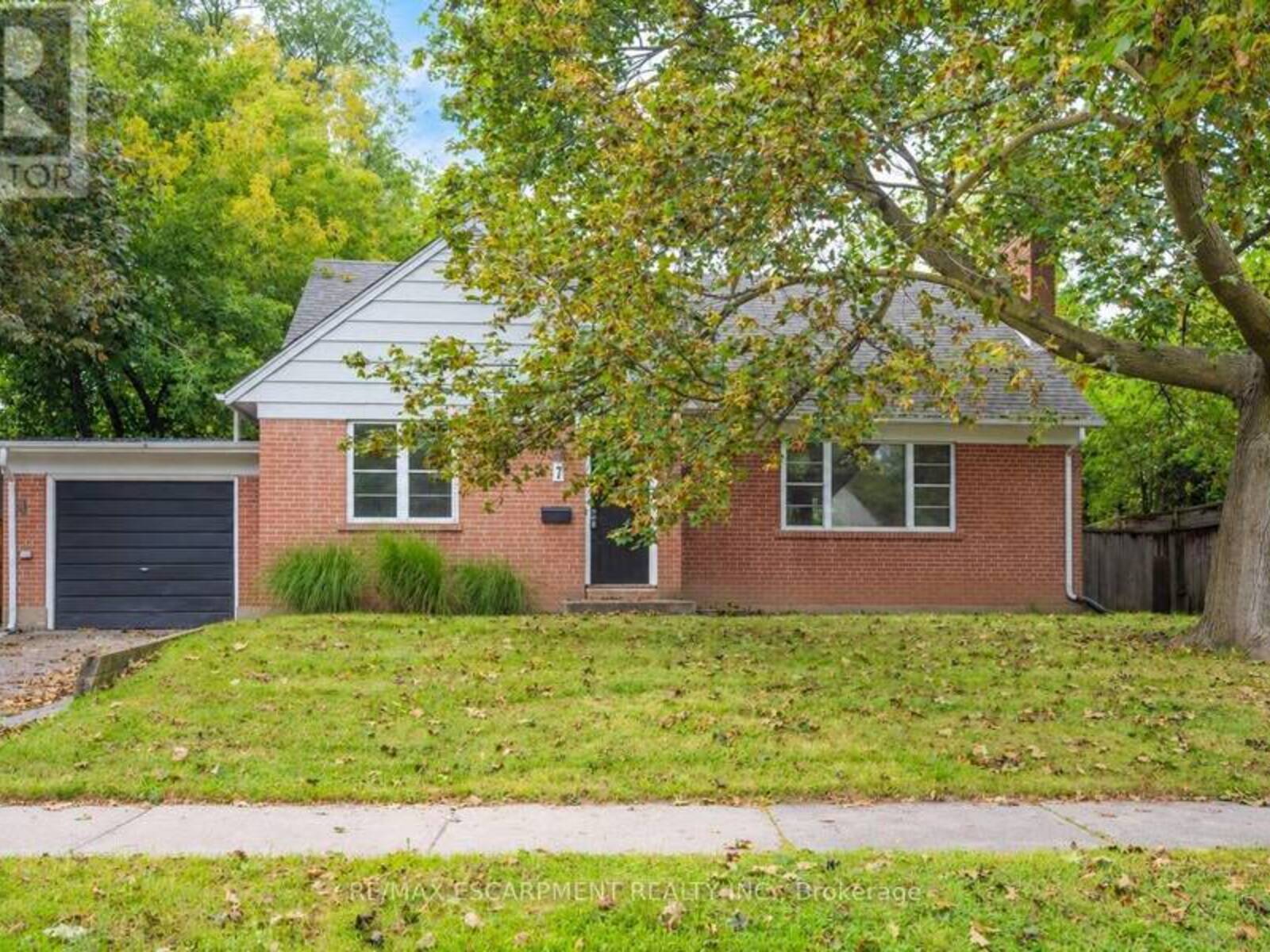 7 WASHINGTON AVENUE, Oakville, Ontario L6K 1W5