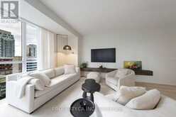 1415 - 70 ROEHAMPTON AVENUE | Toronto Ontario | Slide Image Eight