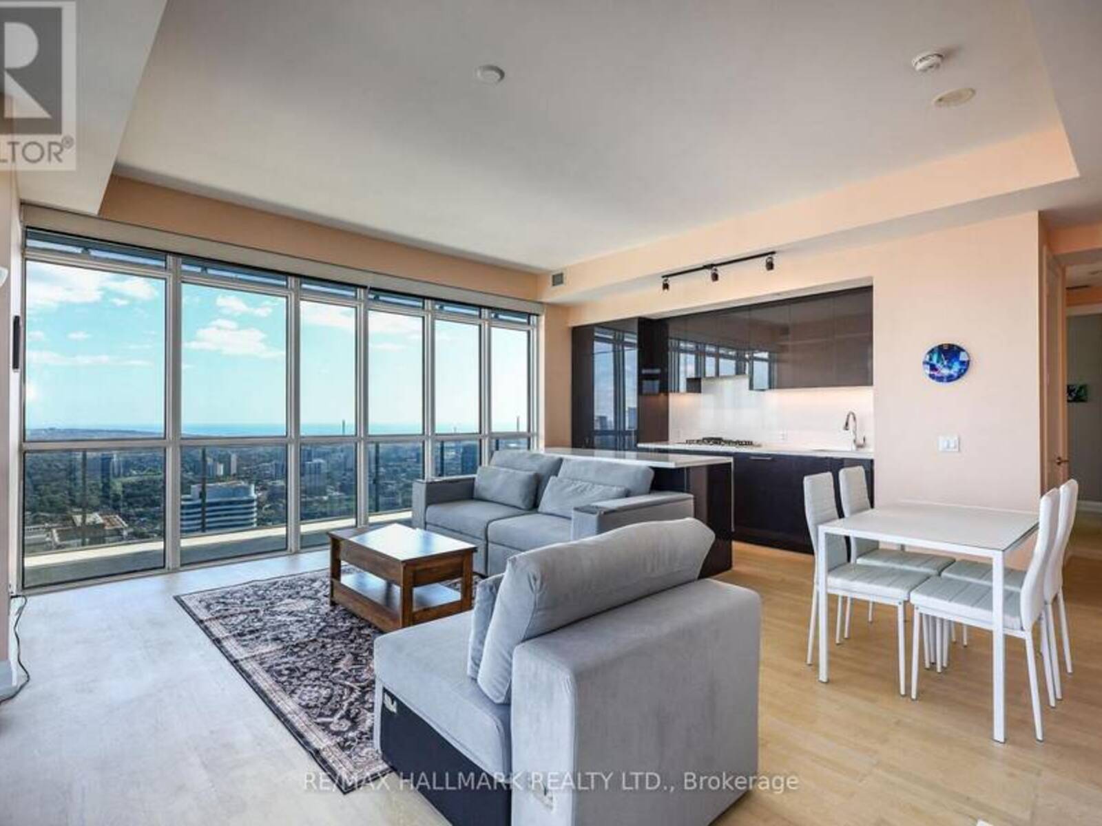 6005 - 7 GRENVILLE STREET, Toronto, Ontario M4Y 0E9